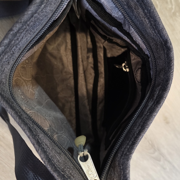 L.L. Bean Boundless Expandable Crossbody Bag Purse Tote 10 X 10 - Picture 4 of 8